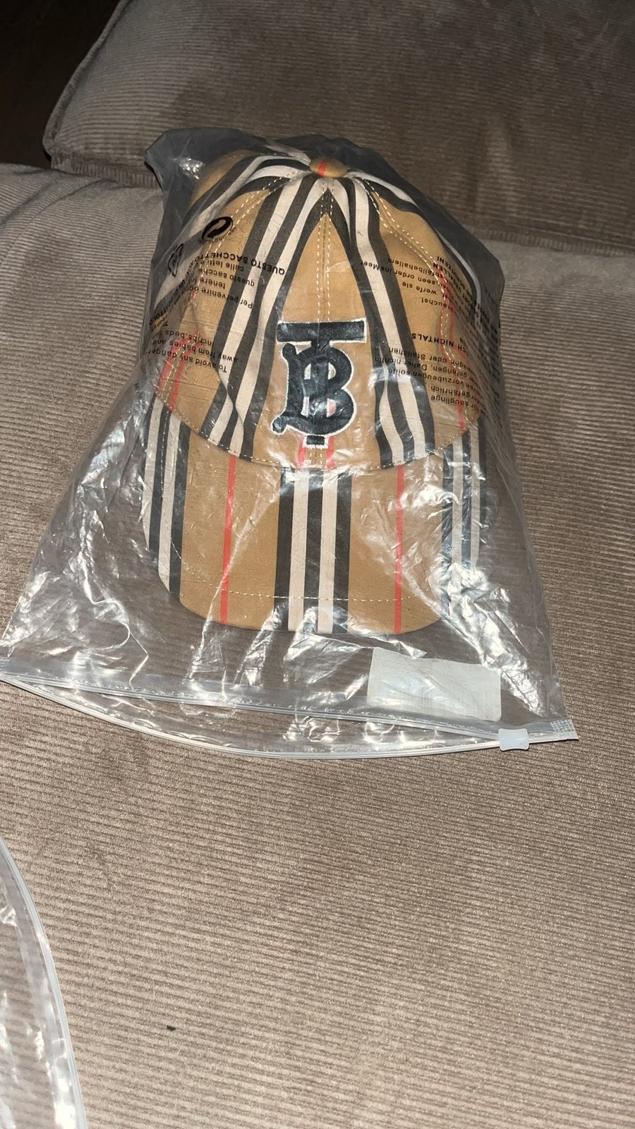 Burberry pet, Ophalen of Verzenden, Zo goed als nieuw, Overige maten, Muts