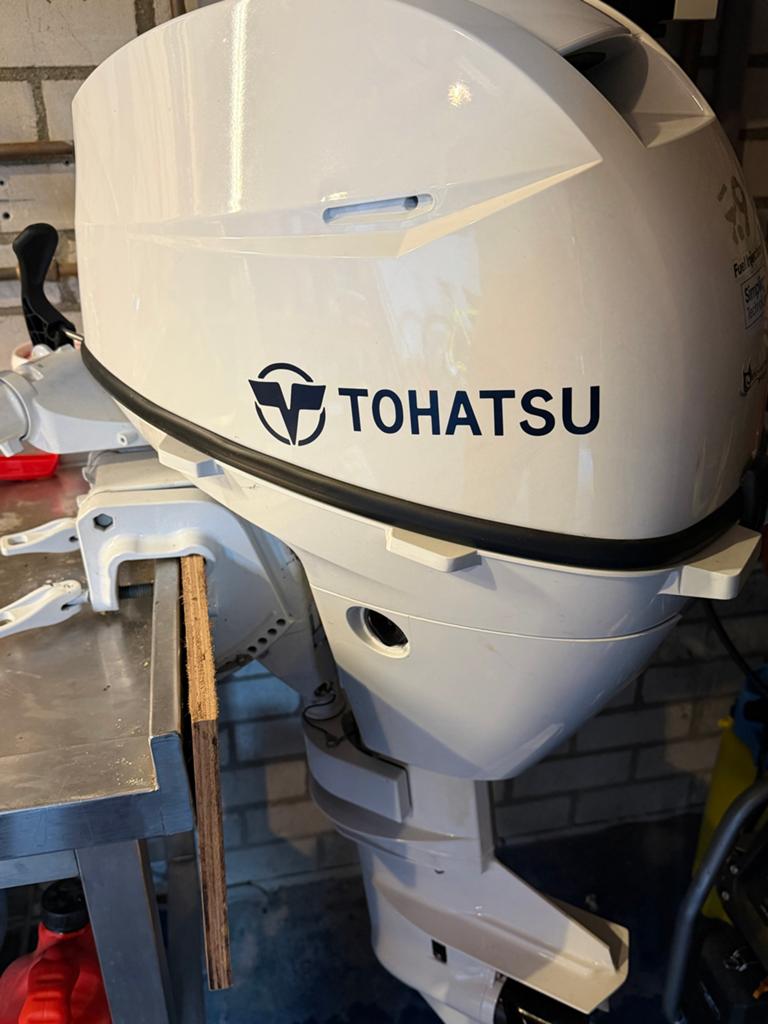 Honwave T35 AE3 rubberboot met Tohatsu 9.8 pk buitenboordmot, Ophalen of Verzenden, Zo goed als nieuw, Benzine, Buitenboordmotor