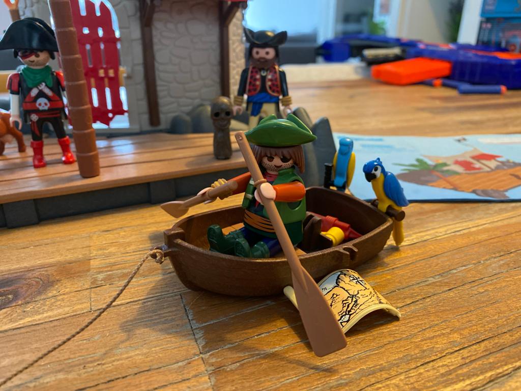 Playmobil 6146 Pirateneiland met roeiboot en figuren, Ophalen of Verzenden, Gebruikt, Complete set