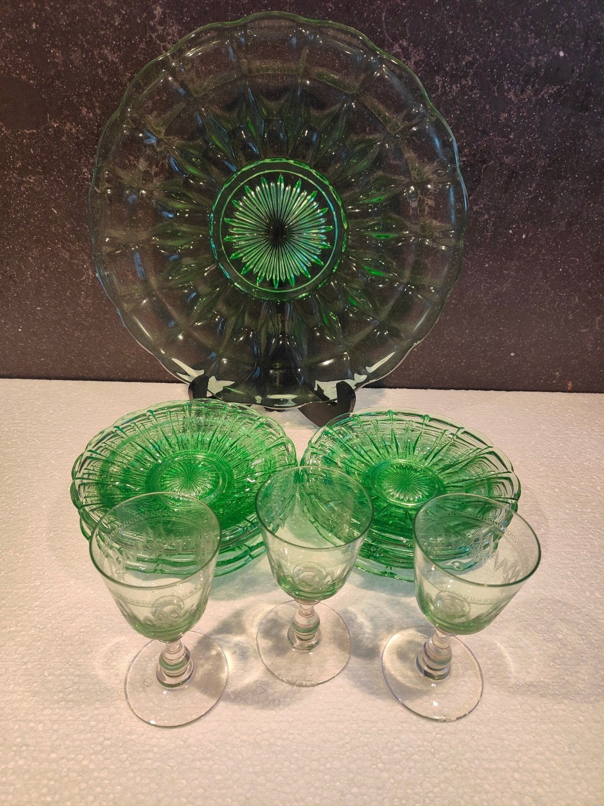 Retro Groen Glazen Servies Set - Schalen & Glazen, Antiek en Kunst, Antiek | Glas en Kristal, Ophalen of Verzenden