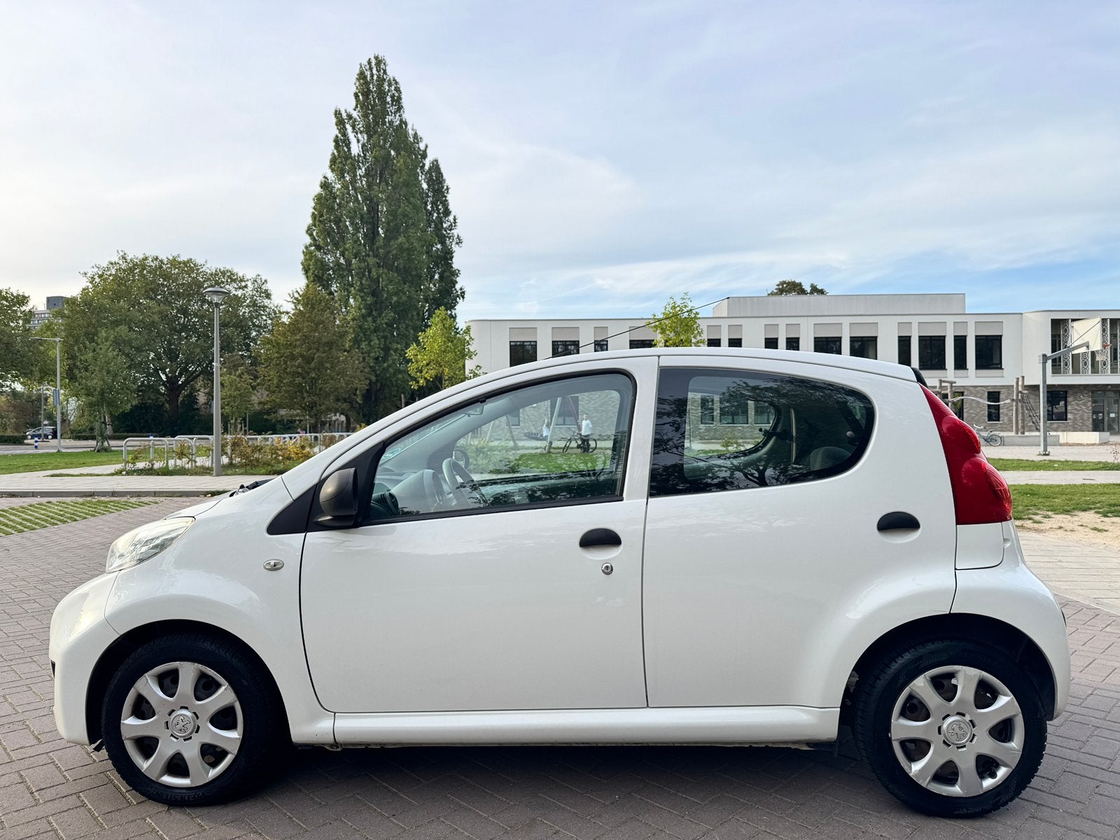 Peugeot 107| 2011| 5-DEURS AİRCO | E-RAMEN |NİEUW KOPPELİNG|, Auto's, Voorwielaandrijving, Euro 5, 4 stoelen, Origineel Nederlands