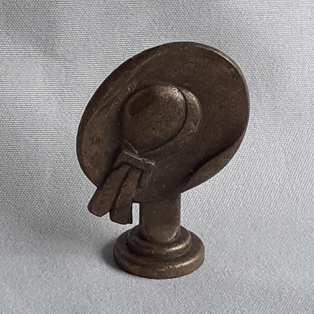 Messing zegelstempel "Hoed", Antiek en Kunst, Curiosa en Brocante, Ophalen of Verzenden