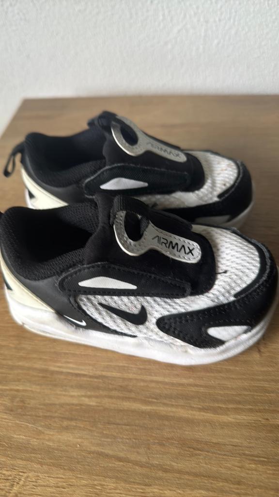 Nike AIRMAX schoenen maat 22, Jongetje of Meisje, Ophalen of Verzenden, Gebruikt, Schoentjes