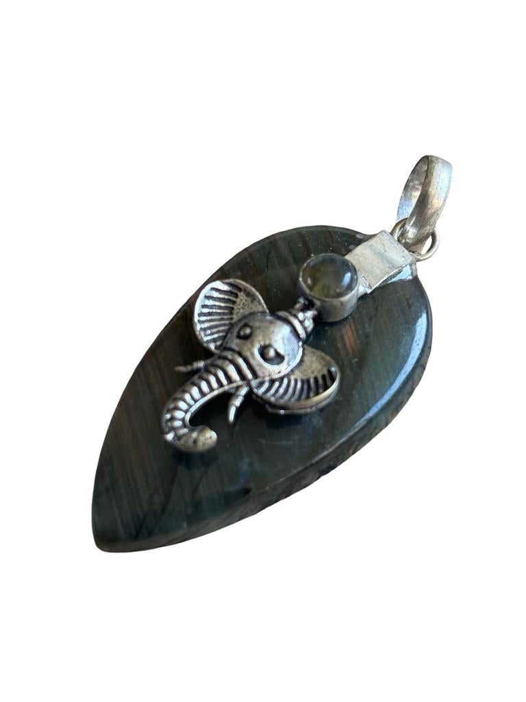 Labradoriet hanger met olifant Statement Bescherming, Nieuw, Ophalen of Verzenden, Steen of Mineraal, Dier
