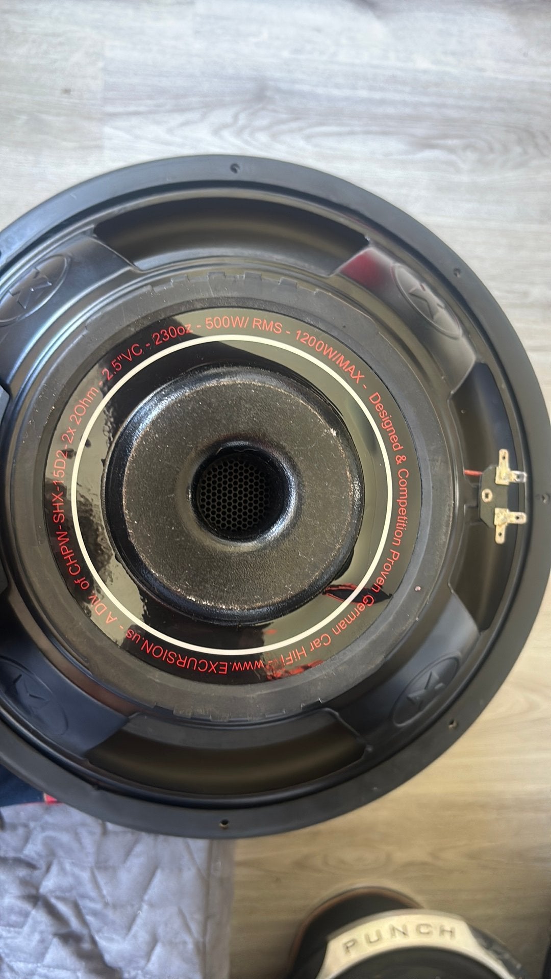 Excursion subwoofer, Ophalen