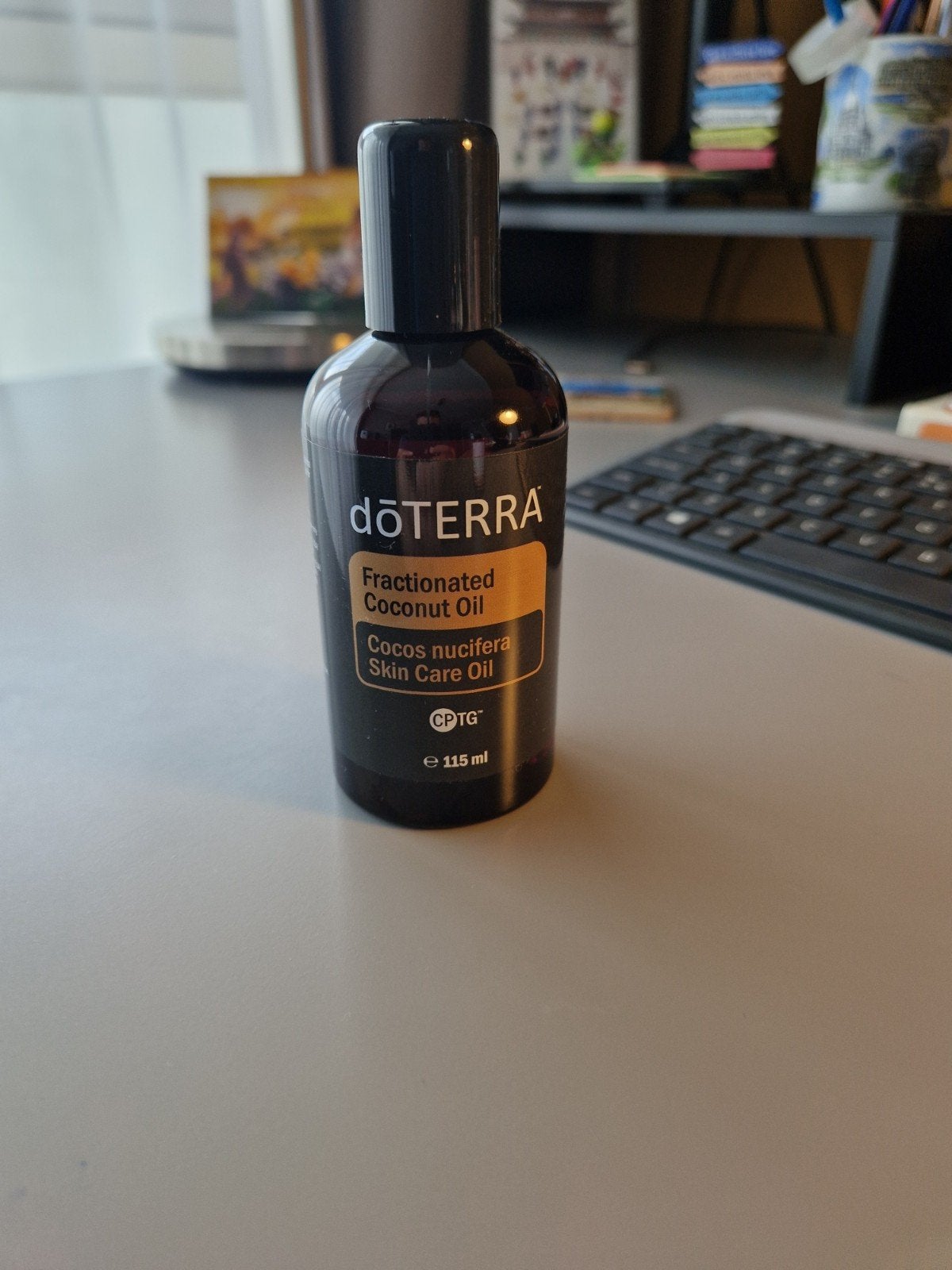 DoTERRA Gefractioneerde Kokosolie - 115 ml, Ophalen of Verzenden, Zo goed als nieuw, Bodylotion, Crème of Olie