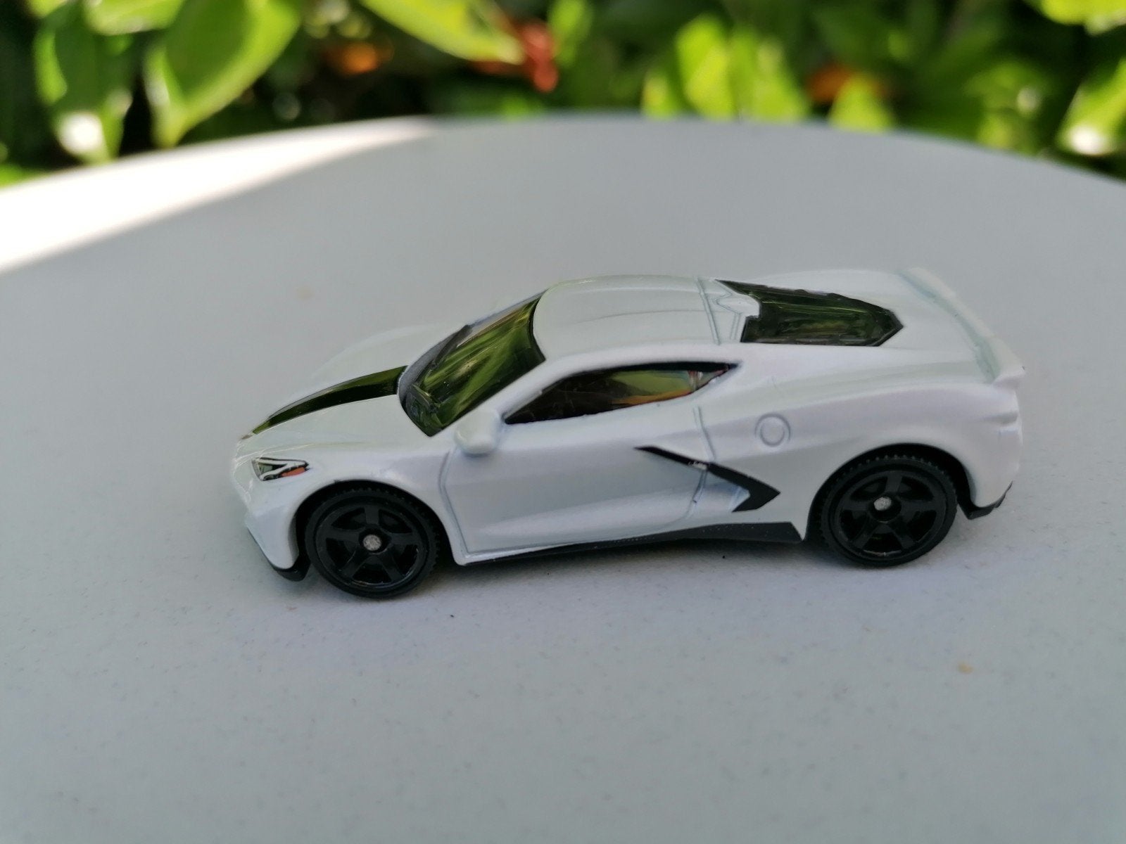 Hot Wheels Chevrolet Corvette C8.R Wit met Zwarte Streep, Ophalen of Verzenden, Zo goed als nieuw