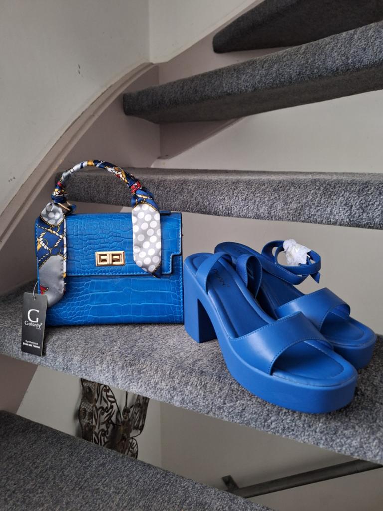 Blauwe sandalen met hak en bijpassende tas - Maat 39, Blauw, Nieuw, Gallantry, Sandalen of Muiltjes