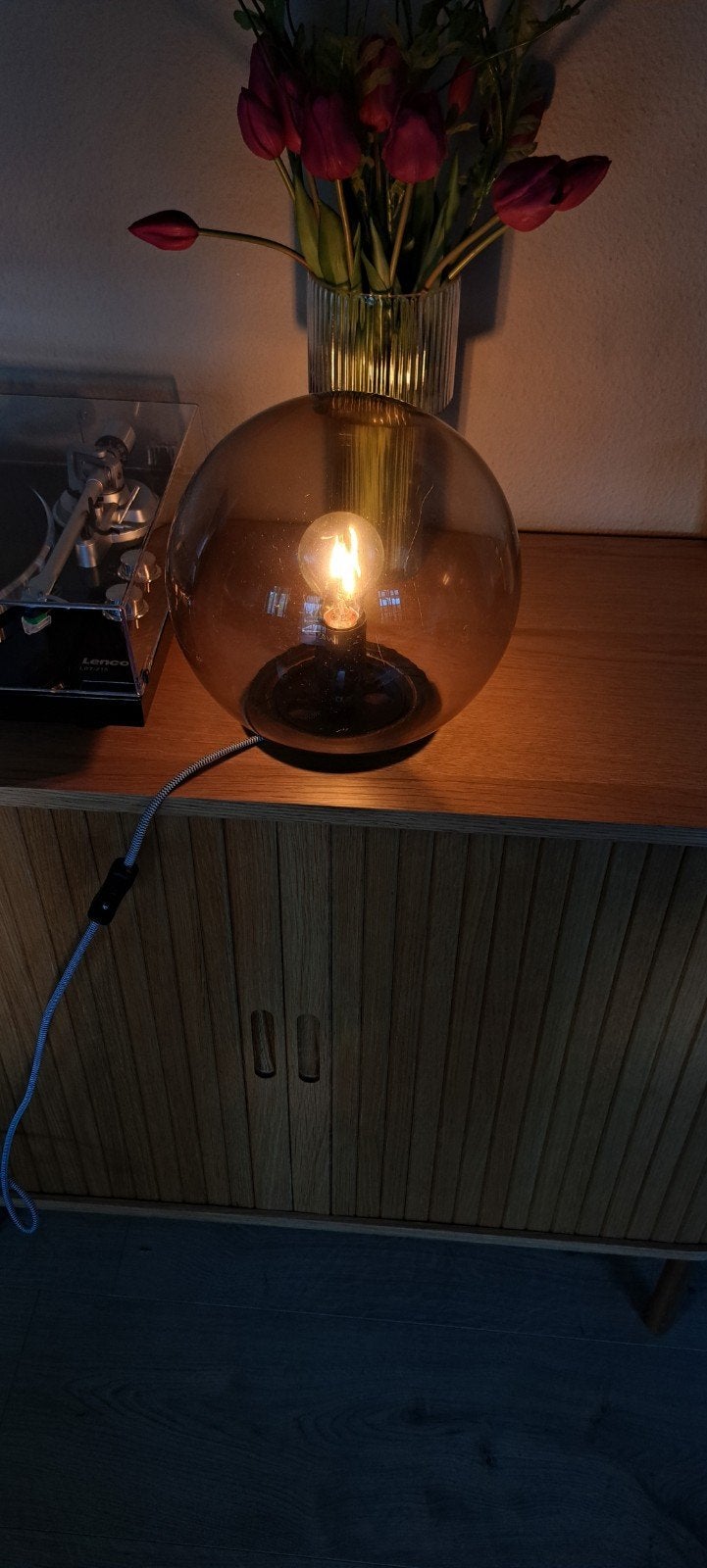 Tafellamp met glazen bol, 17 cm hoog, 25 cm diameter, Ophalen, Gebruikt, Glas, Modern