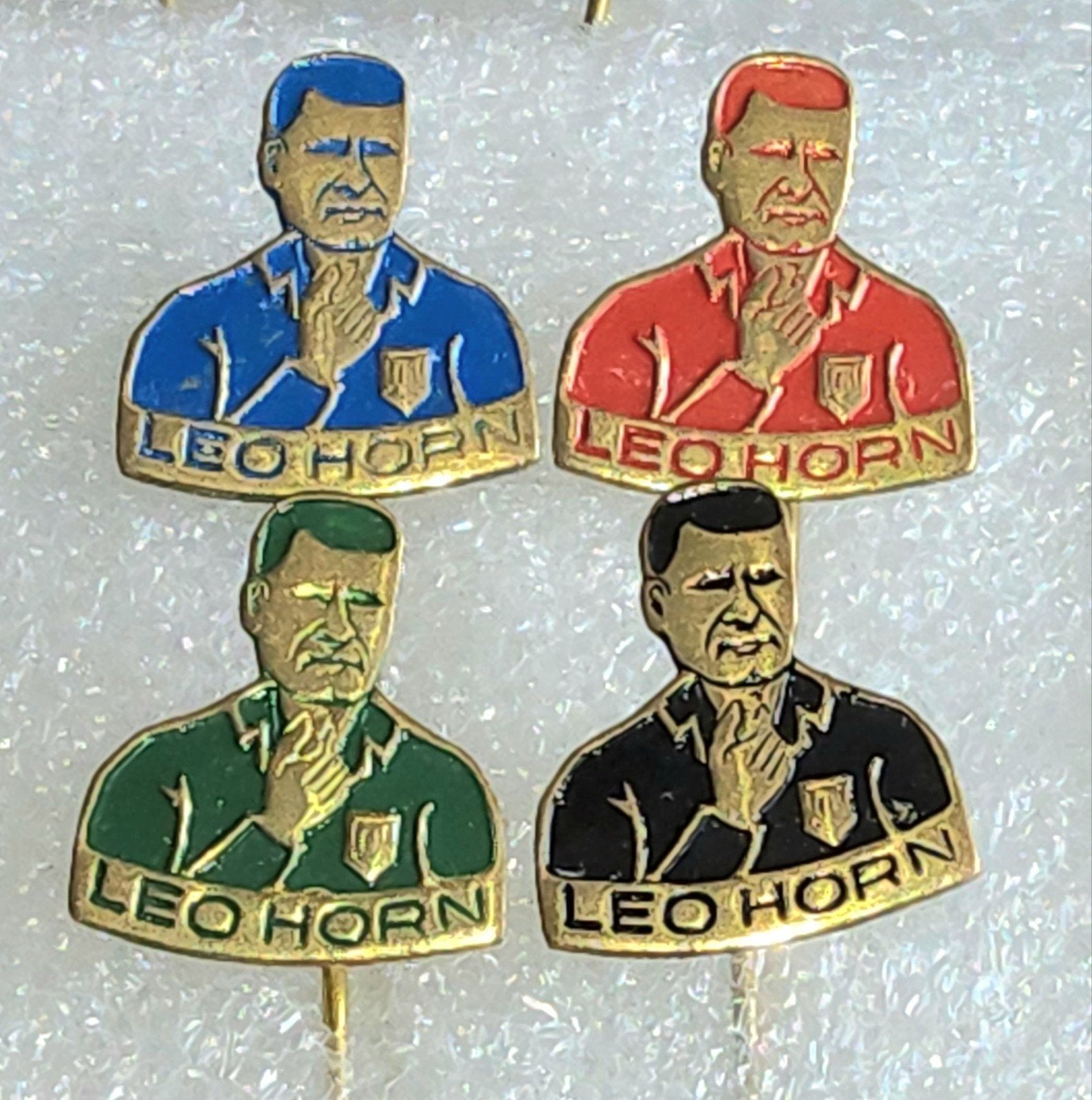4 Leo Horn Speldjes - Voetbal Scheidsrechter Collectie, Ophalen of Verzenden, Gebruikt, Overige onderwerpen, Speldje of Pin