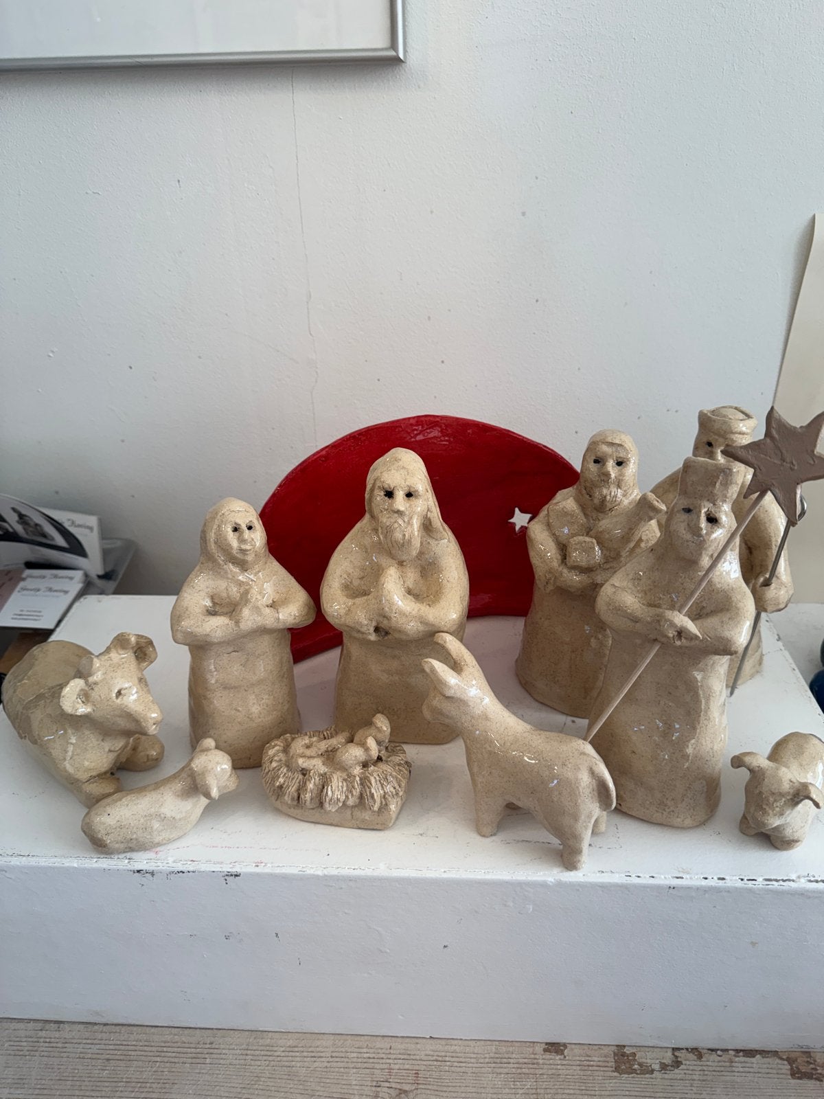 Kerststal van keramiek met craquelé - 11-delig, Ophalen, Steen of Keramiek, Beeld, Religie