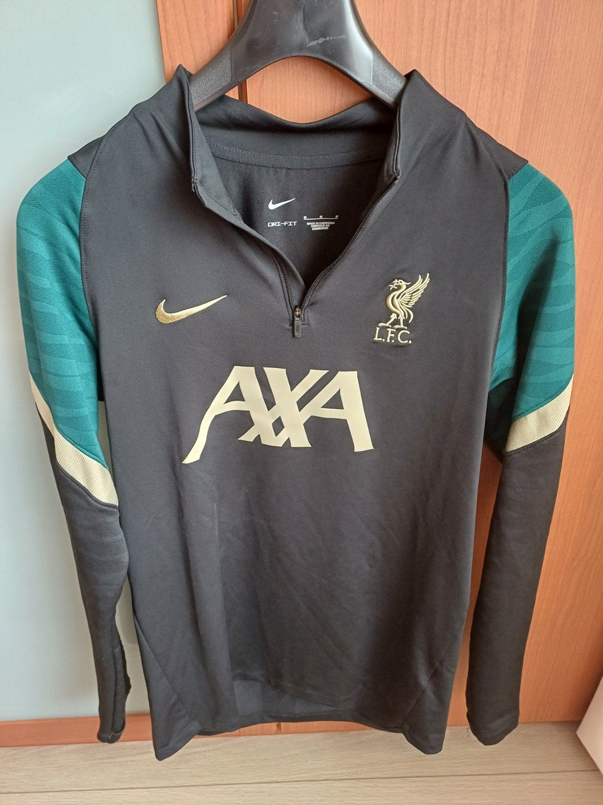 4-delige set sportkleding maat M, Ophalen, Zo goed als nieuw, Zwart