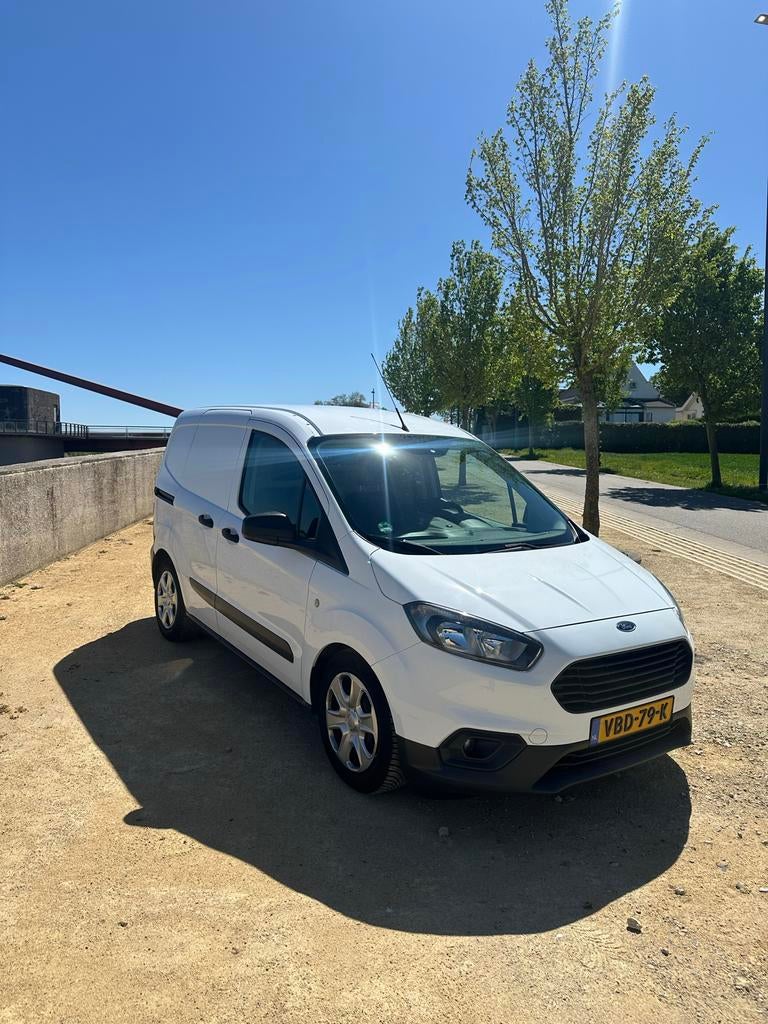 Ford Transit Courier GB 1.5 Tdci Duratorq 75pk 2019, Auto's, Bestelauto's, Voorwielaandrijving, Stof, 74 pk, 4 cilinders