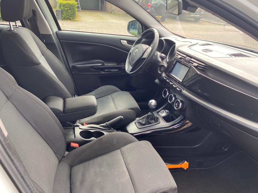 Alfa romeo GIULIETTA 1.4 T DISTINCTIVE 170PK / AIRCO-ECC / C, Voorwielaandrijving, Euro 5, Gebruikt, 4 cilinders