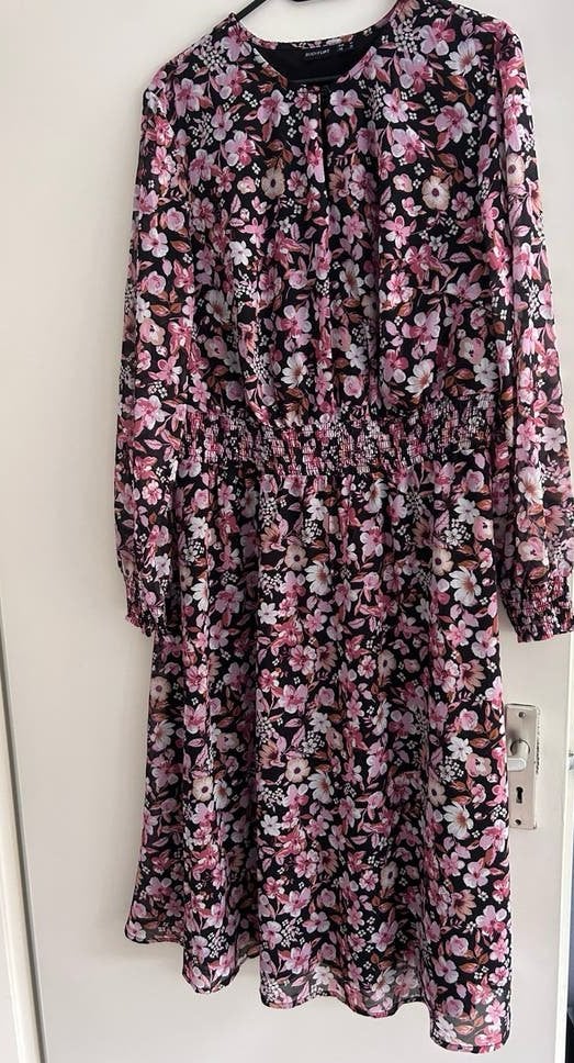 Leuke jurk voor de herfst maat 46, Kleding | Dames, Ophalen of Verzenden, Zo goed als nieuw, Maat 46/48 (XL) of groter