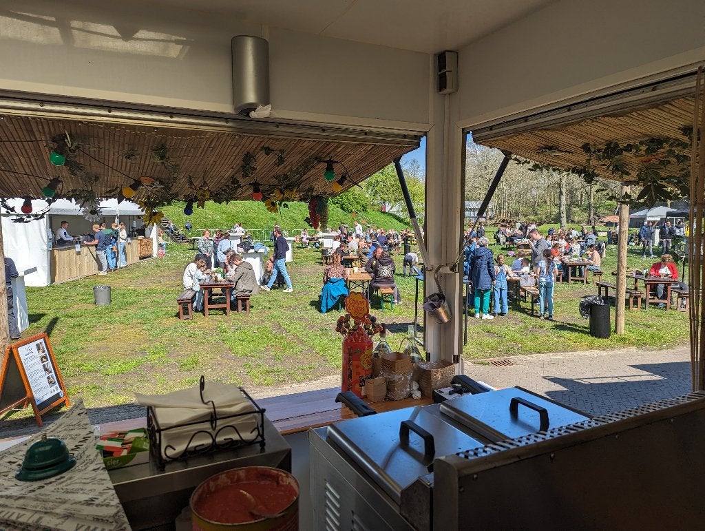 Te Koop/Te huur Volledig Uitgeruste Foodtruck/Verkoopwagen, Ophalen