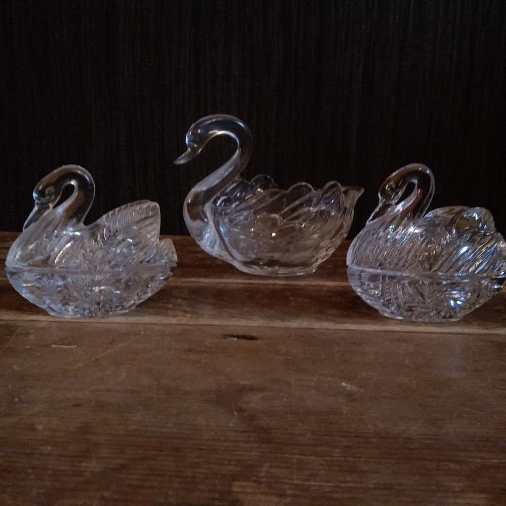 3 oude glazen bonbonnieres zwaantjes, Verzenden
