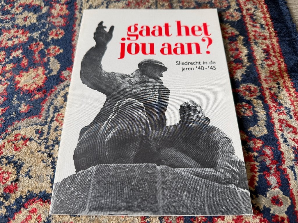Gaat het jou aan? Sliedrecht in de jaren '40 - '45., Boeken, Tweede Wereldoorlog, Ophalen of Verzenden, Zo goed als nieuw, Overige onderwerpen