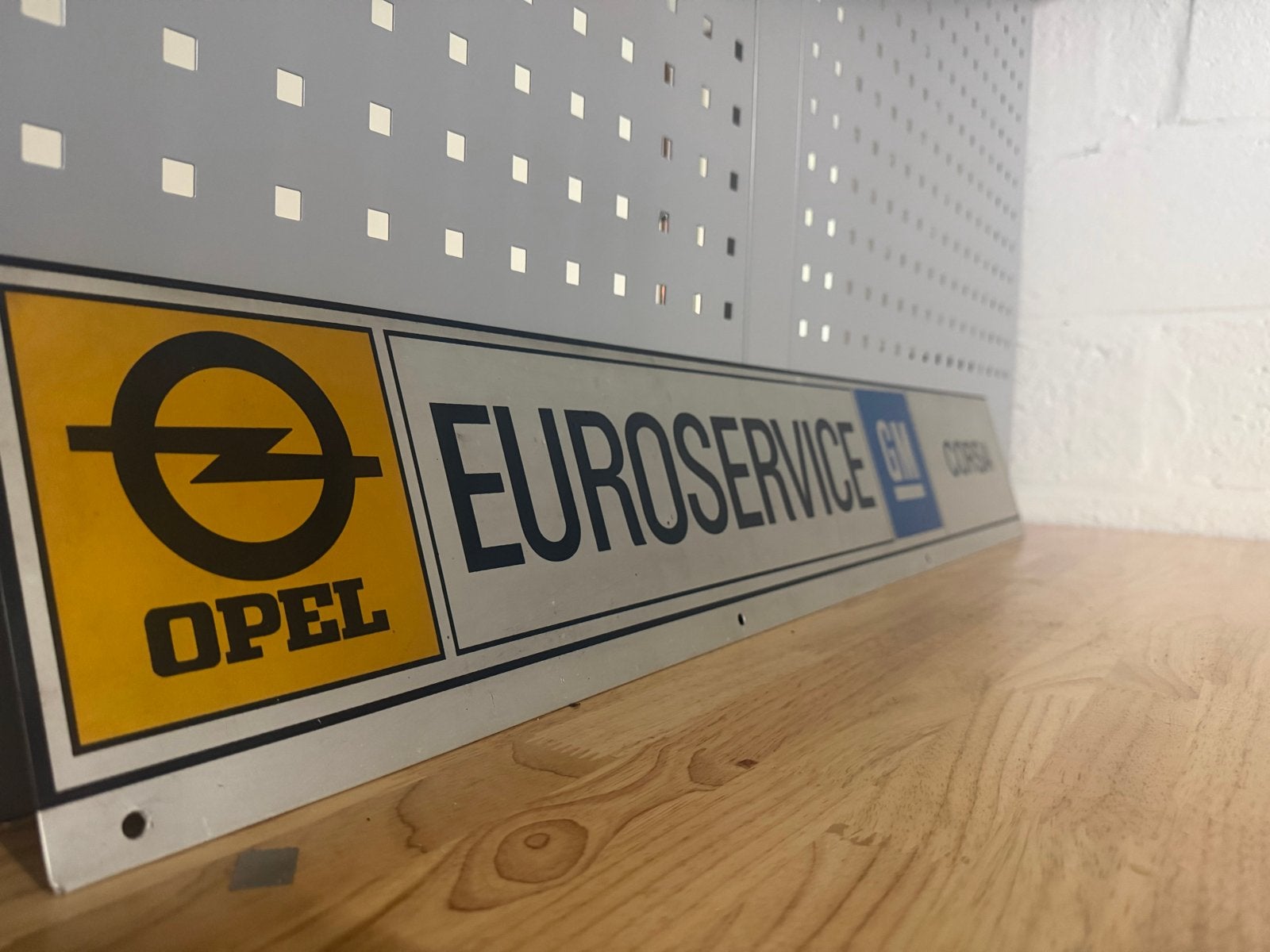 Vintage Opel Euroservice GM Corsa Reclamebord, Verzamelen, Automerken, Motoren en Formule 1, Ophalen of Verzenden, Gebruikt, Auto's