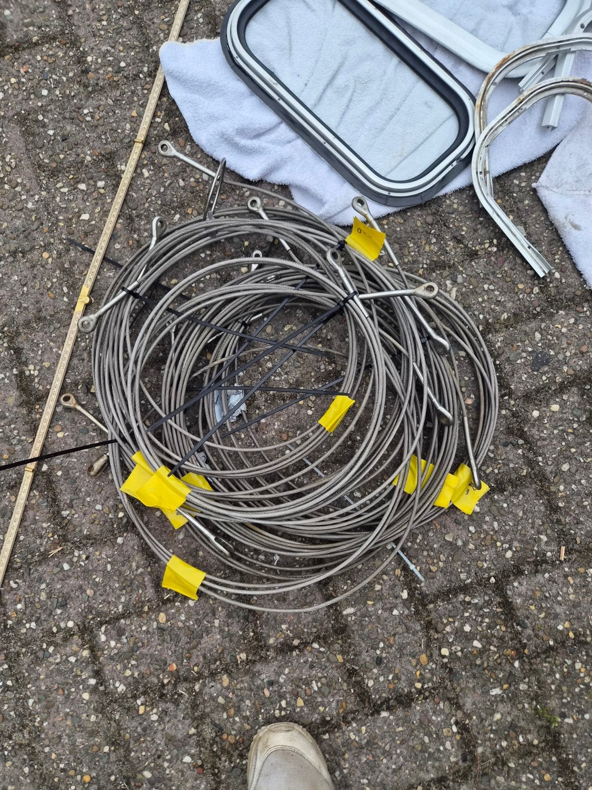 Verstaging 5mm dik lengtes: 1x9m, 1x8m, 2x8,5m, 4x4m,, Ophalen, Zo goed als nieuw, 6 meter of meer, Toebehoren