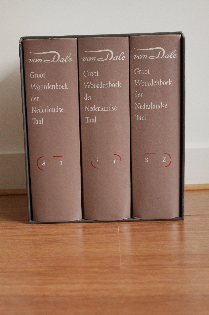 Van Dale Groot woordenboek der Nederlandse taal in 3 delen, Boeken, Ophalen of Verzenden, Zo goed als nieuw, Van Dale, Nederlands