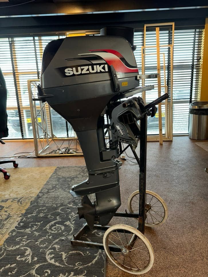 Suzuki 15 PK 2Takt Buitenboordmotor - Zo goed als nieuw, Ophalen, 10 tot 30 pk, Zo goed als nieuw, Buitenboordmotor