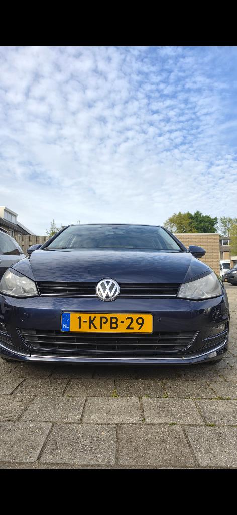 VW Golf 1.4 TSI ACT Highline 140PK PANO/DSG/NAP/TREKHAAK, 4 cilinders, Blauw, Leder en Stof, Origineel Nederlands