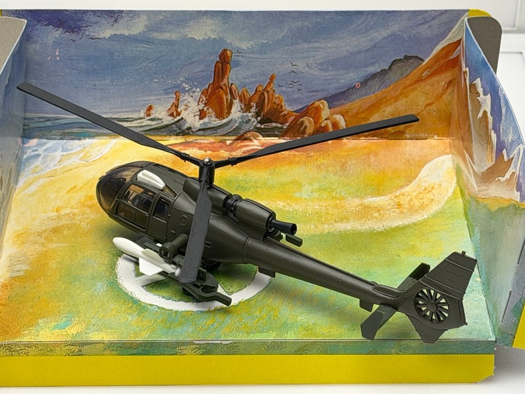 Solido militaire helikopter met raketten in doos, Gebruikt, Adres onbekend, Helikopter, Mail@onbekend.com