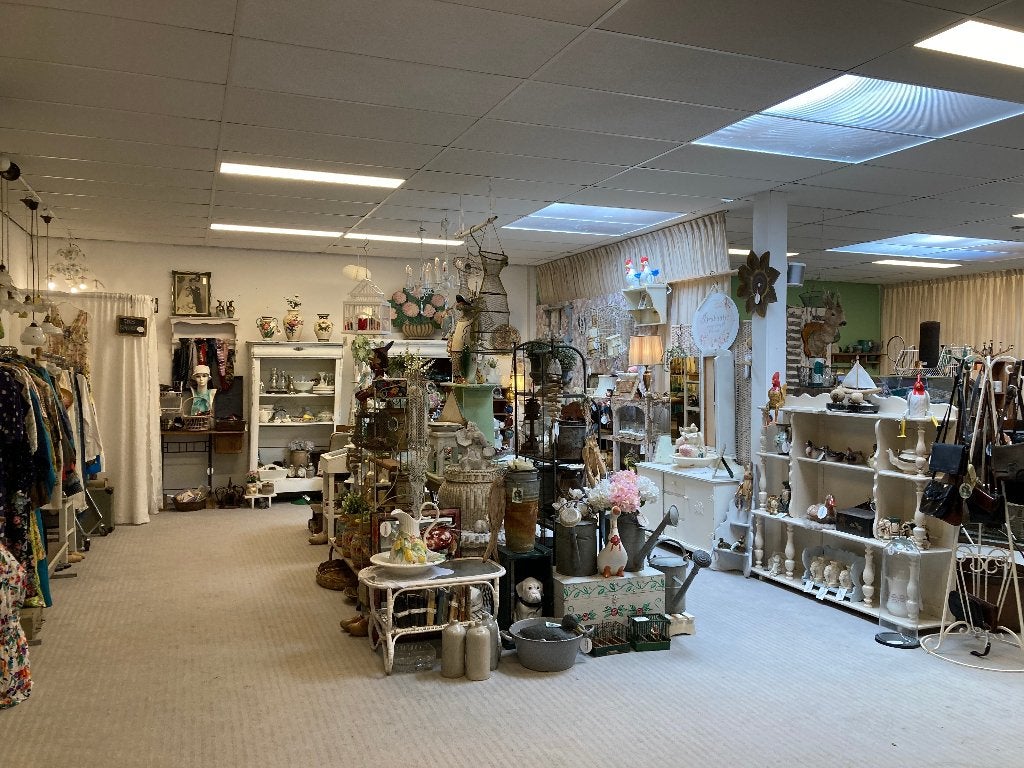 Brocante bij Brokaatje in Warenhuis Strant in Haren bij Oss, Ophalen