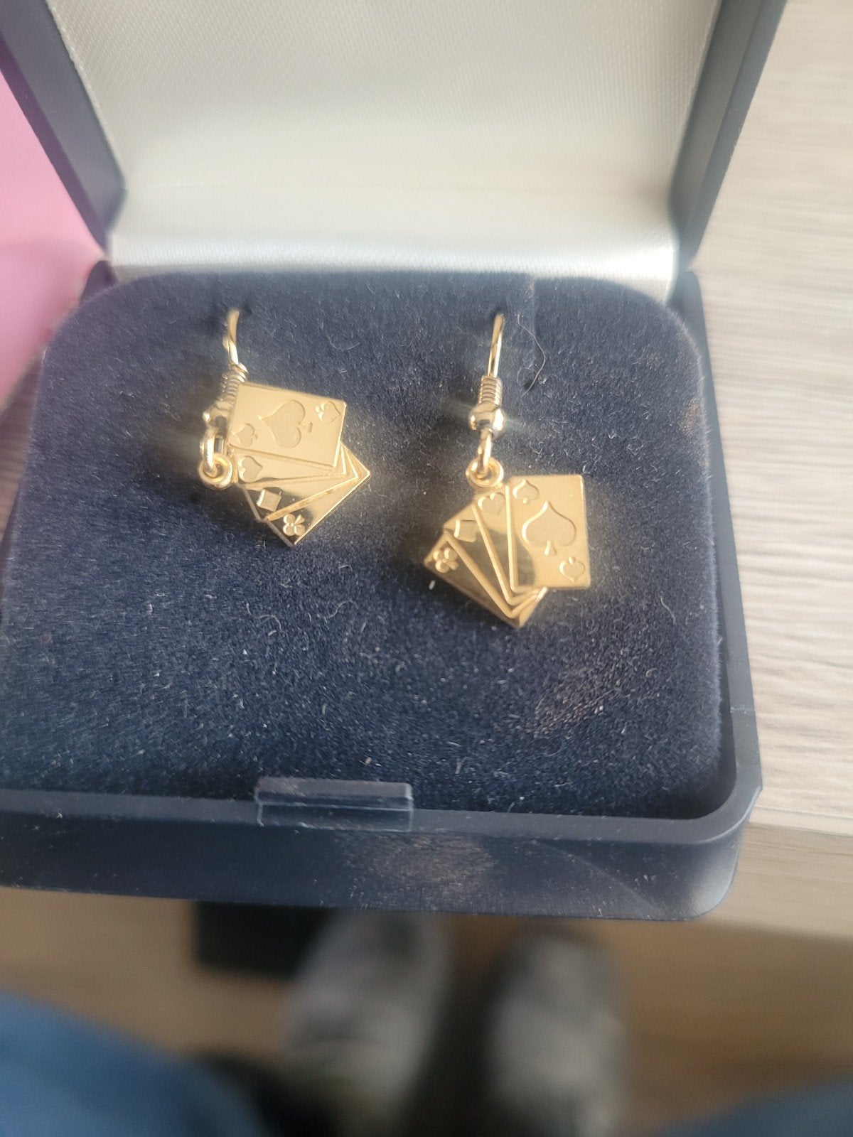 Gouden oorbellen met speelkaarten design, Sieraden, Tassen en Uiterlijk, Oorbellen, Ophalen, Overige materialen, Hangers, Zo goed als nieuw