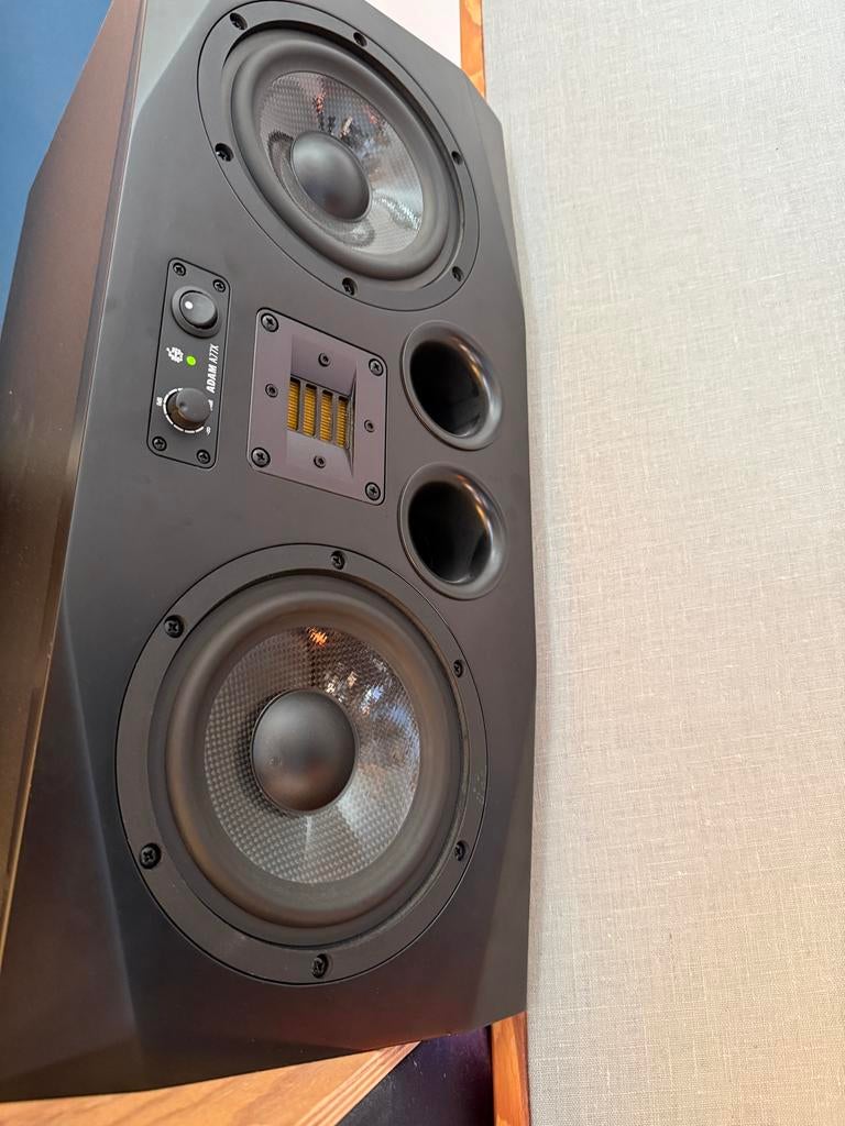 2 Adam A77x Studio Monitoren, Overige merken, Ophalen of Verzenden, Zo goed als nieuw, 120 watt of meer