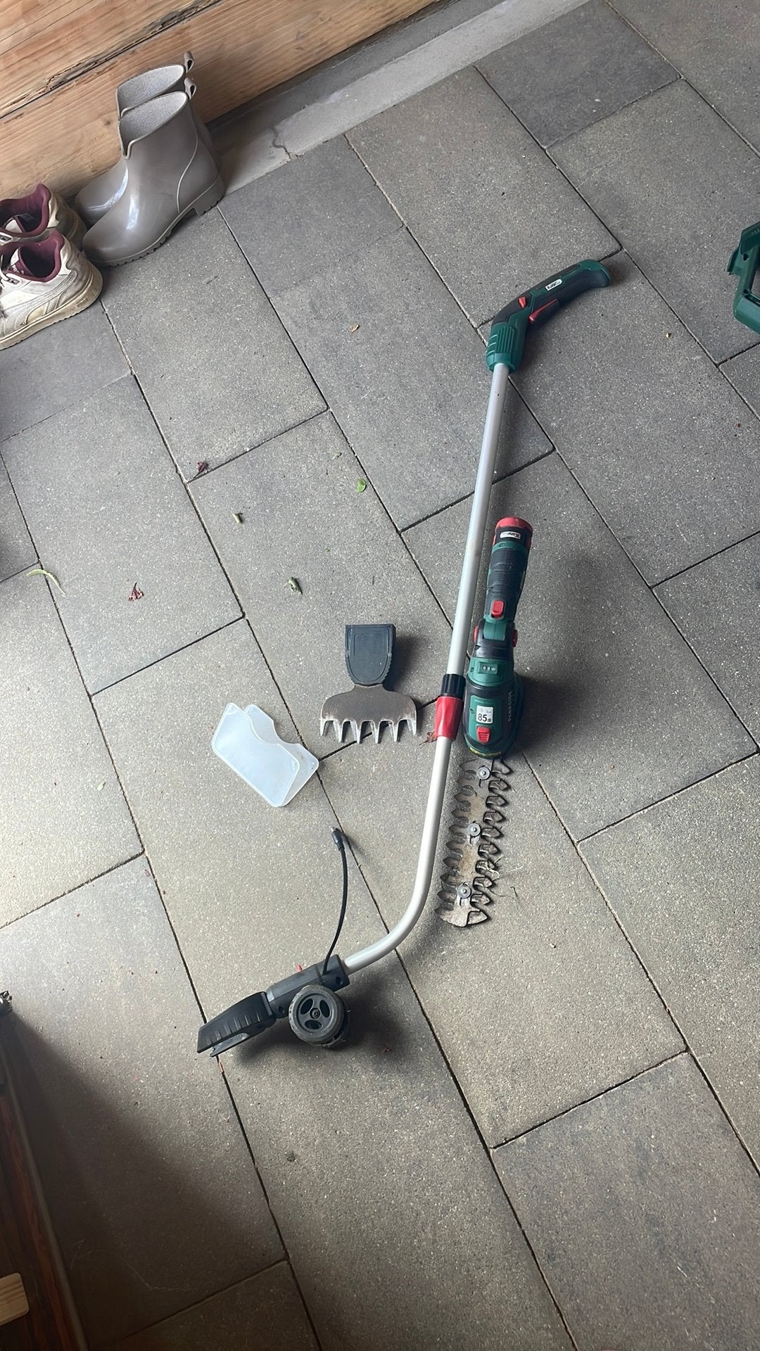 Parkside gras- en struikschaar op steel met accu en lader, Ophalen, Accu