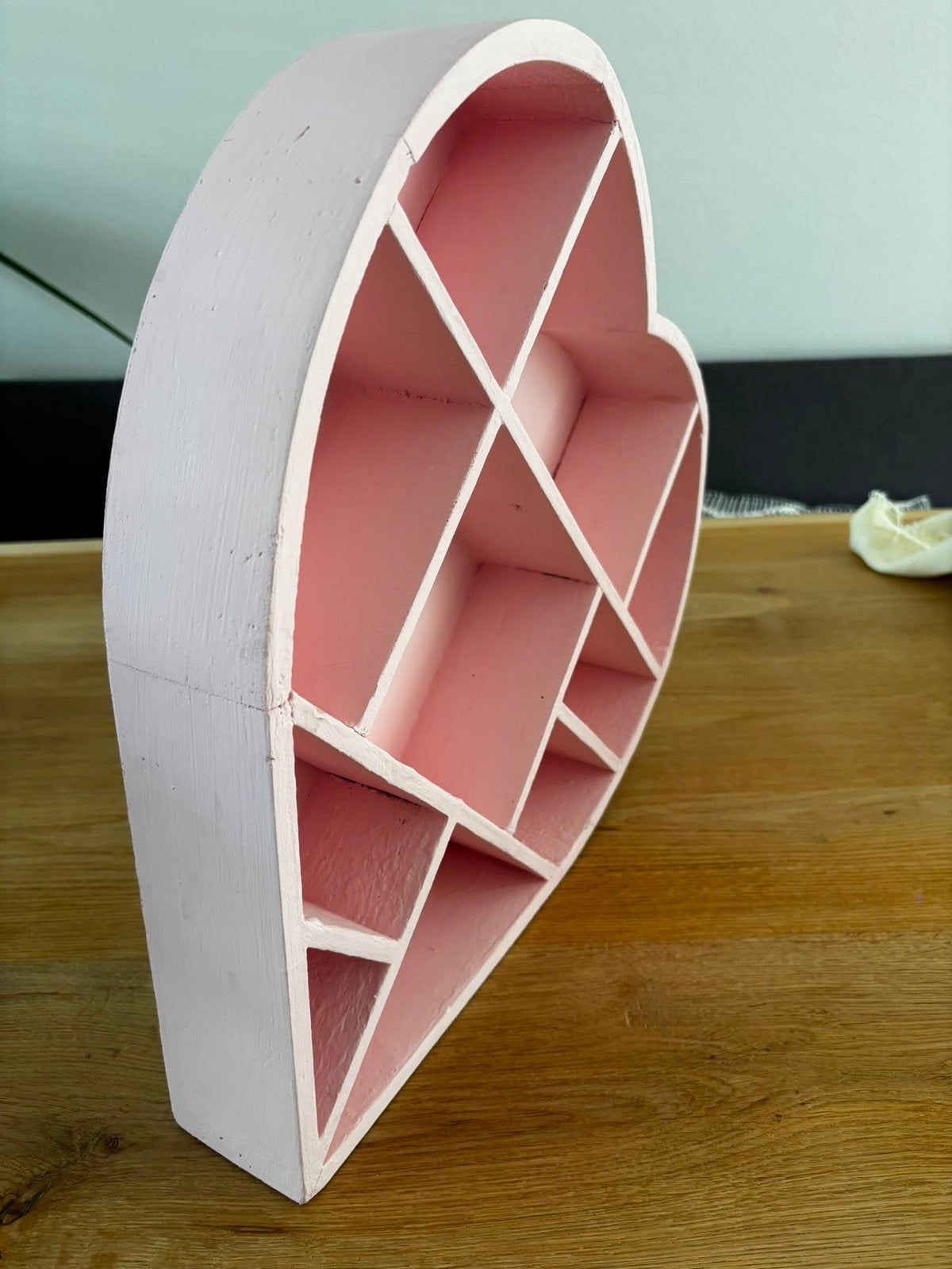 Roze letterbak hartjes vorm met 10 vakjes, Ophalen, Gebruikt, Roze