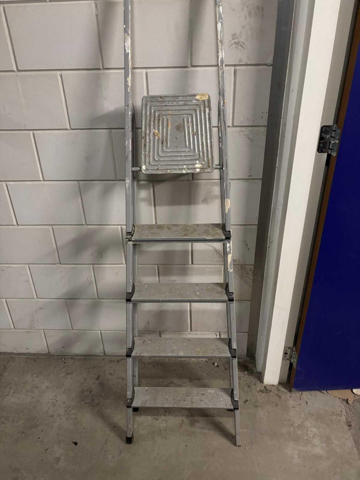 Gebruikte trap met 5 treden en handig plateau, Ophalen, Gebruikt, Trap, Minder dan 2 meter