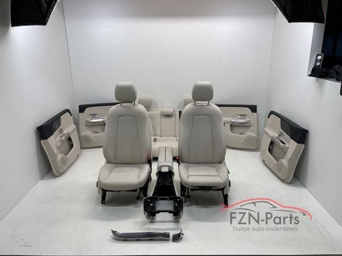 Mercedes-Benz GLA-Klasse H247 Interieur Creme 5-Zits Complee, Ophalen of Verzenden, Gebruikt