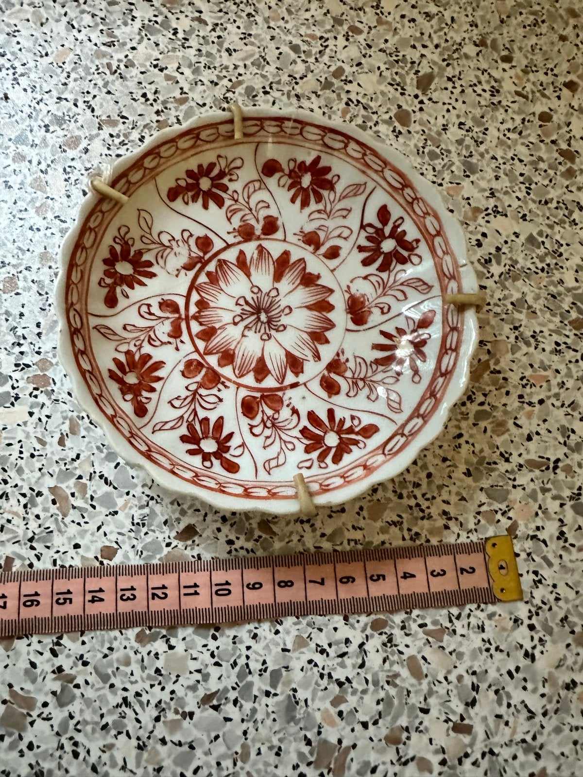 Antiek Chinees porseleinen schaaltje, rood decor, Ophalen of Verzenden
