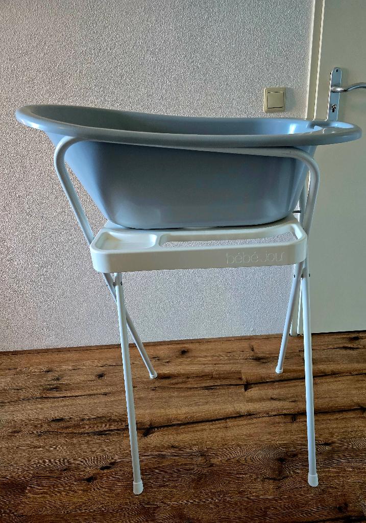 Baby badje + standaard + Tummy Tub, Kinderen en Baby's, Badjes en Verzorging, Ophalen, Zo goed als nieuw, Badje, Bébé-jou