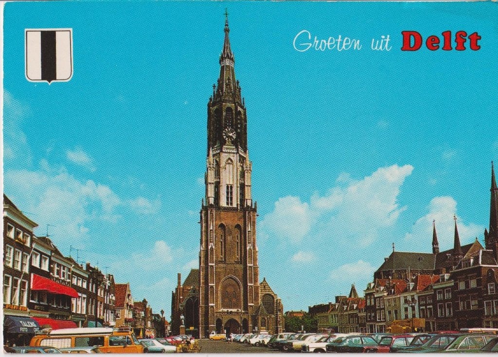 Delft, Nieuwe kerk op de markt Met auto's, Ophalen of Verzenden, 1960 tot 1980, Ongelopen, Zuid-Holland
