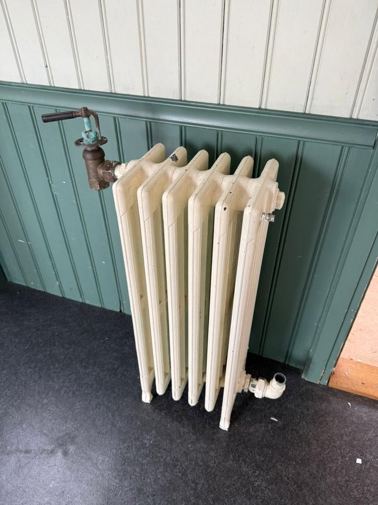 Antieke gietijzeren radiator, Ophalen, Gebruikt, Radiator, Minder dan 60 cm