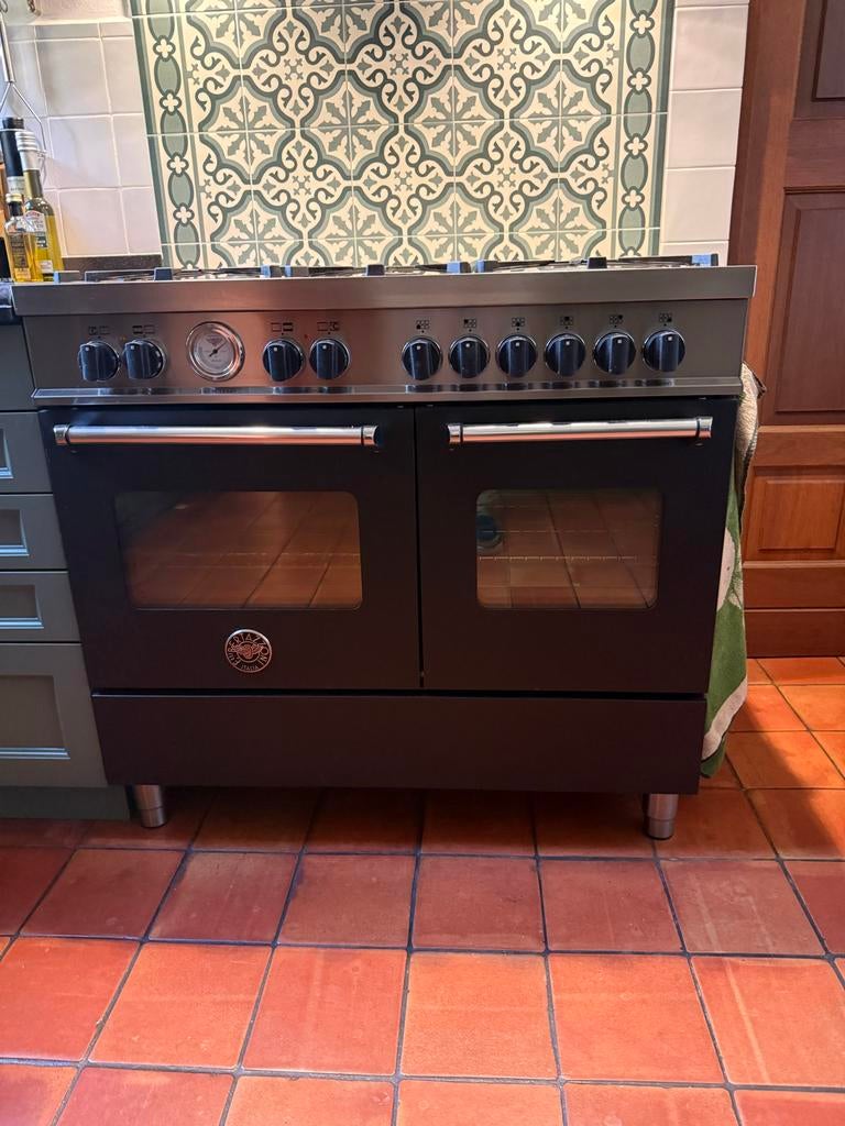 Bertazzoni Master MAS1006MEDNET Vrijstaand Gasfornuis, Witgoed en Apparatuur, Fornuizen, Ophalen, 60 cm of meer, Grill, Zo goed als nieuw