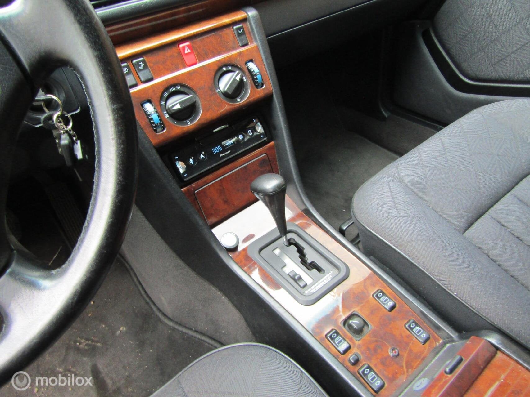 mooie Mercedes E-klasse 200 Elegance 6-1994 lpg gas zgan apk, foto 10