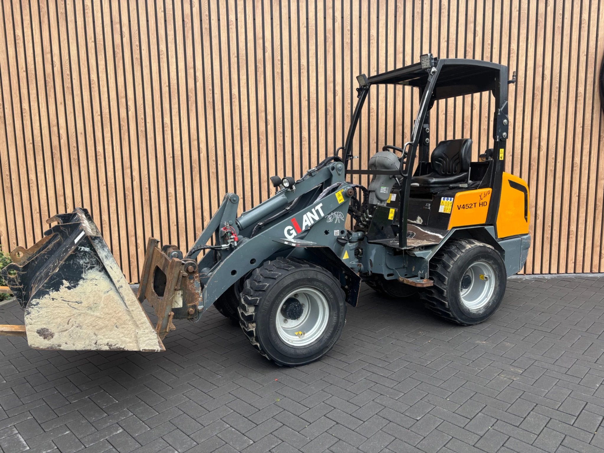 Giant V452T X-TRA HD Shovel (bj 2012), Zakelijke goederen, Wiellader of Shovel