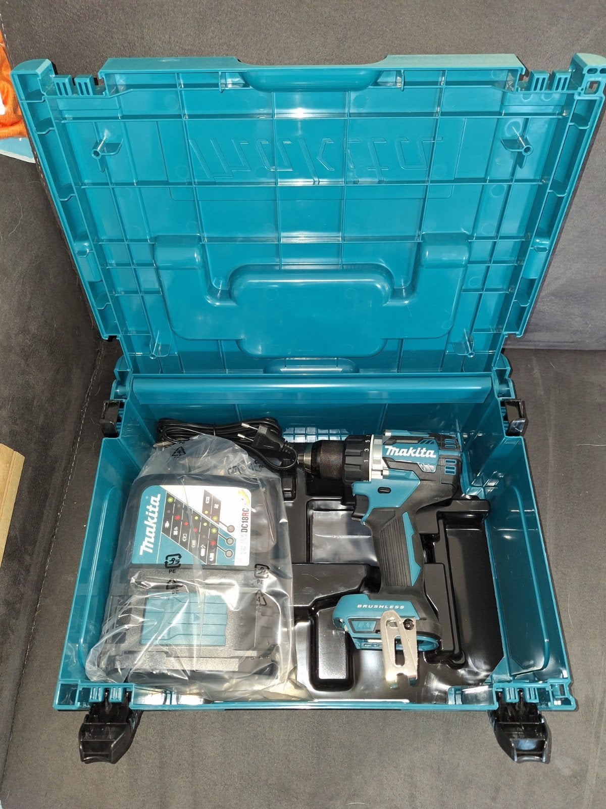 Makita DDF484RTJ Accuboormachine Schroefboormachine Nieuw, Ophalen of Verzenden, Nieuw, Boor- en Schroefmachine, Variabele snelheid