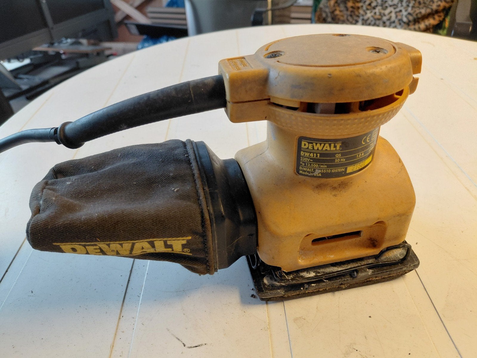 DeWalt DW411 Vlakschuurmachine - Gebruikt