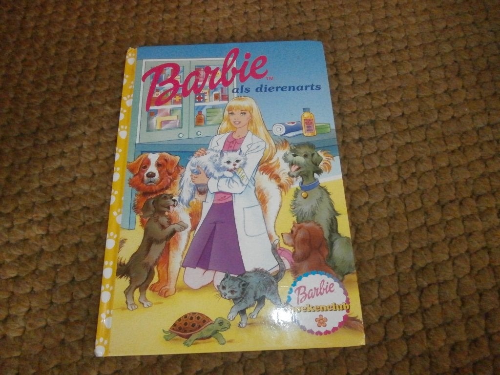 boek Barbie als dierenarts vd Barbie Boekenclub barbiepop, Boeken, Kinderboeken | Jeugd | onder 10 jaar, Ophalen of Verzenden