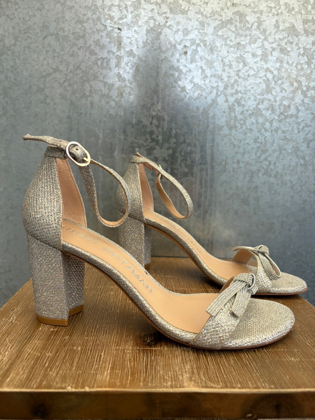 Stuart weitzman heels 37 €575 zilver crystal, Ophalen of Verzenden, Zo goed als nieuw, Overige kleuren