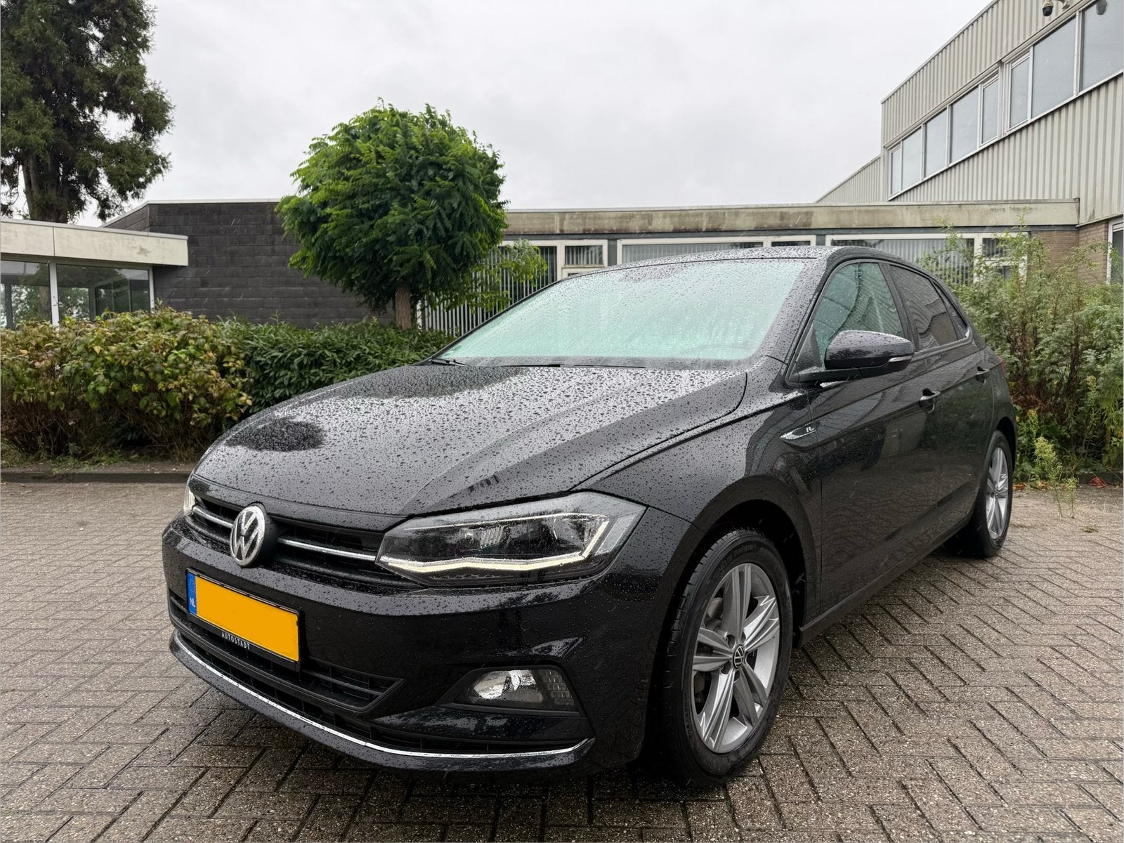 VW Polo 1.0 TSI Higline/R-line | VOL | Unieke staat | Dealer, Voorwielaandrijving, Euro 6, Zwart, Handgeschakeld