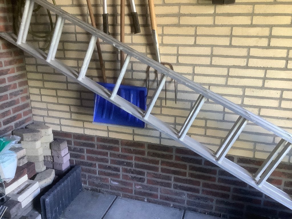 Uitschuifbare ladder 24 sporten, Doe-het-zelf en Verbouw, Ladders en Trappen, Ophalen, Gebruikt, Ladder, Opvouwbaar of Inschuifbaar