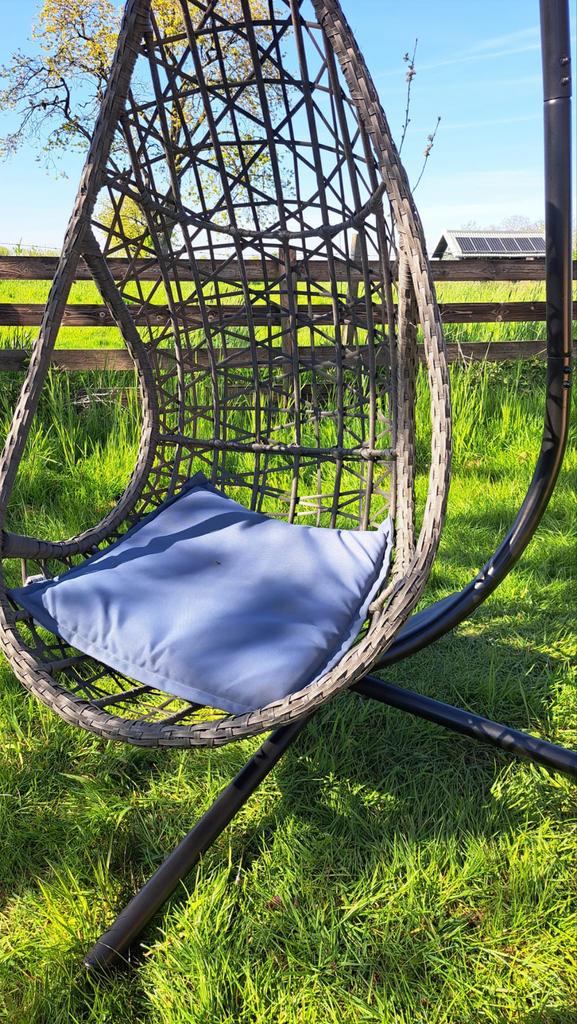 Toffe Wicker Hangstoel Ei Vorm - Hammerite Anti-Roest, Ophalen, Wicker