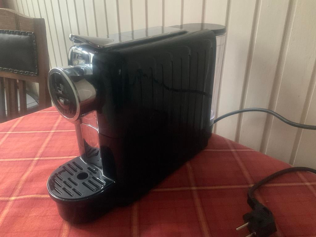 Blokker Nespresso Koffiezetapparaat - Zwart, Gebruikt, Espresso apparaat, Ophalen of Verzenden, 1 kopje